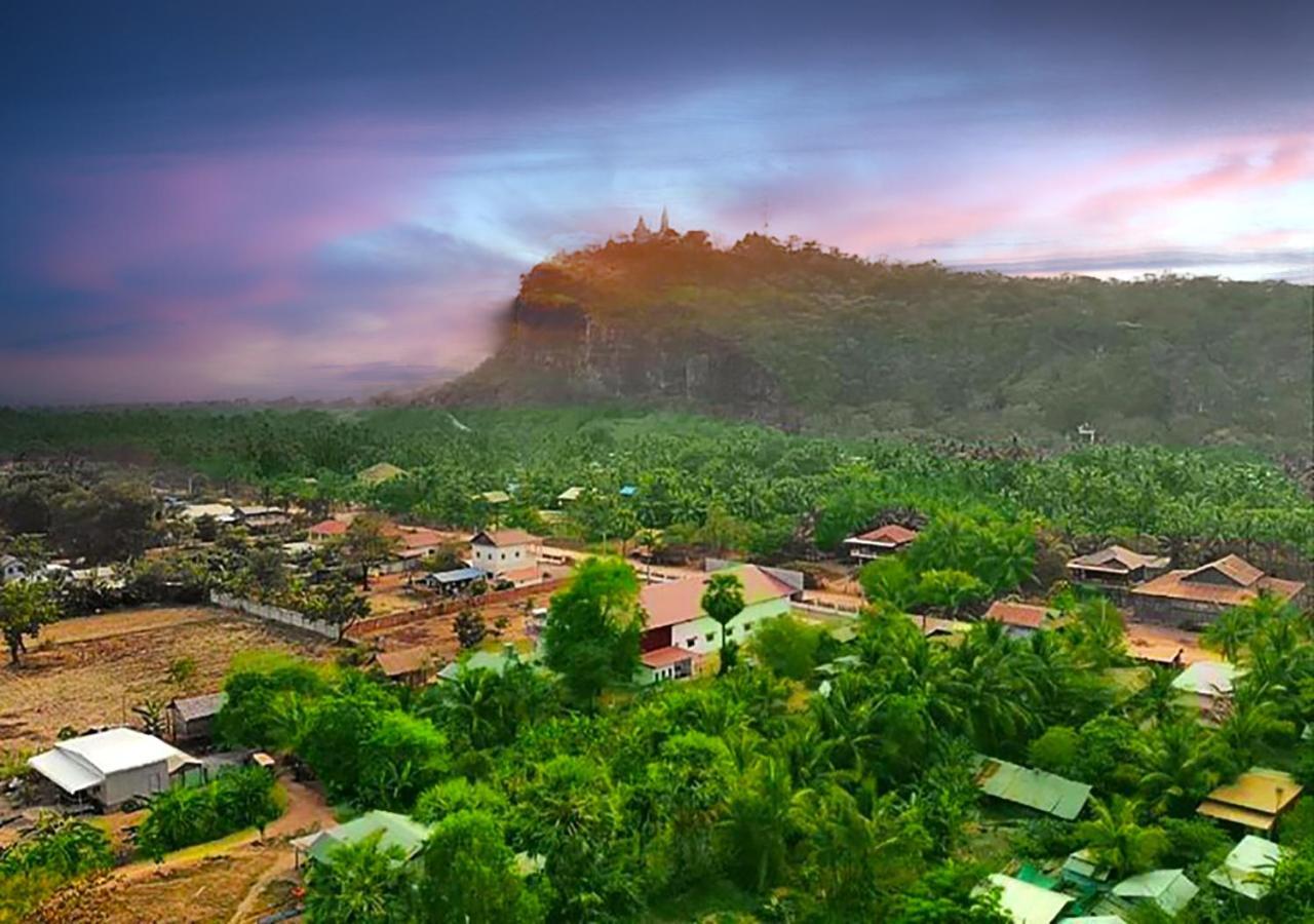 Family Batcave Homestay Battambang Zewnętrze zdjęcie