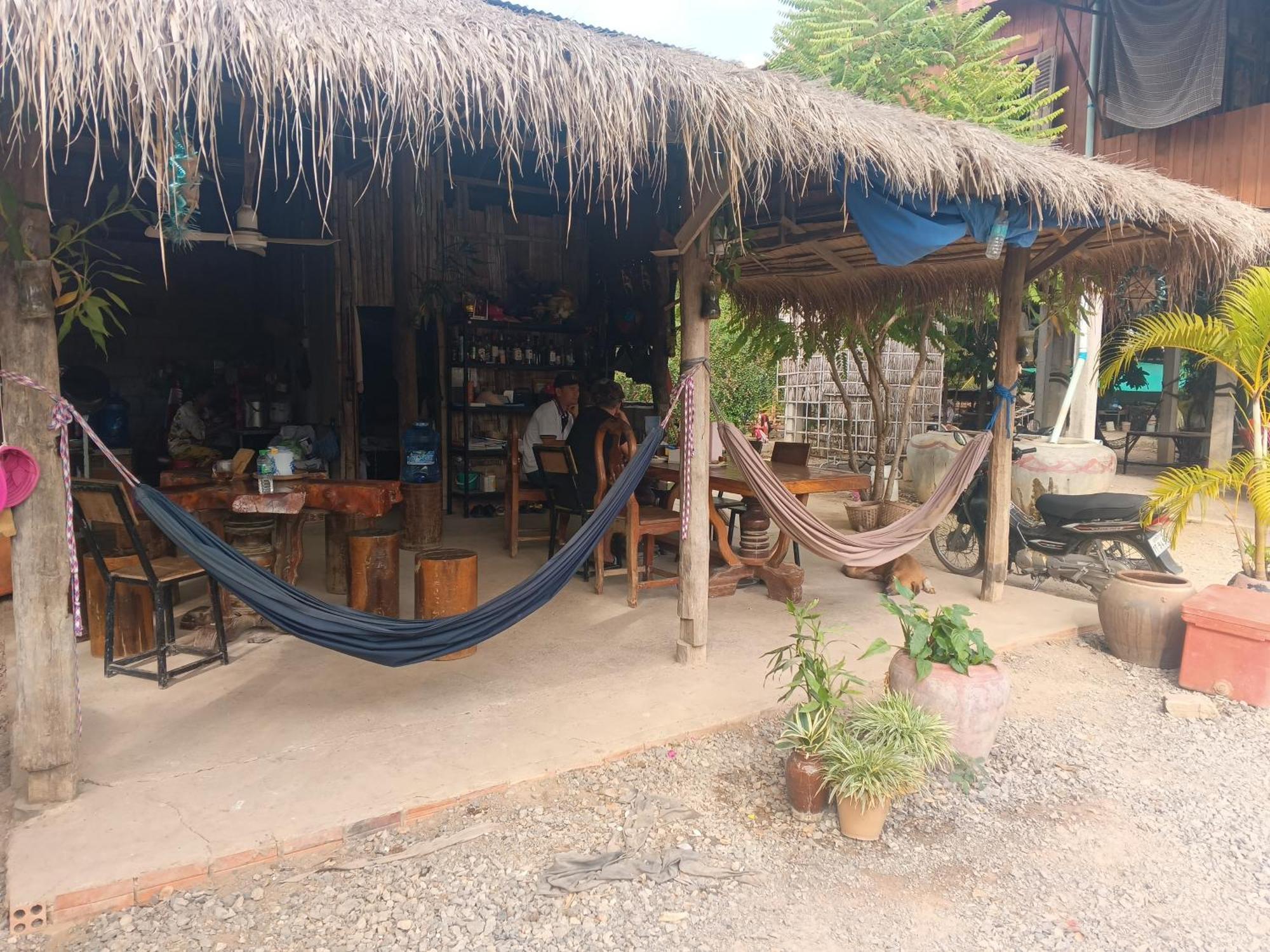 Family Batcave Homestay Battambang Zewnętrze zdjęcie