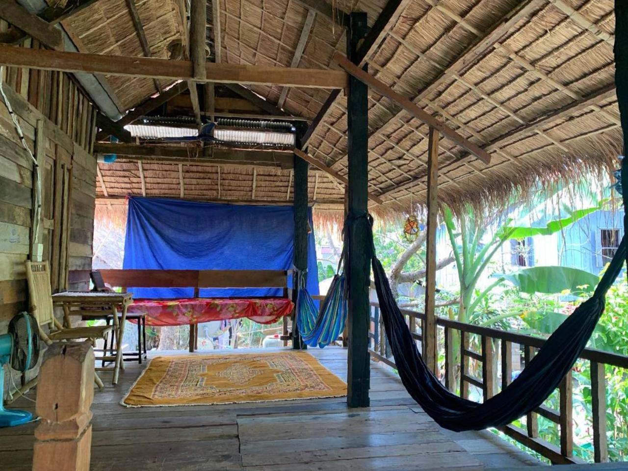 Family Batcave Homestay Battambang Zewnętrze zdjęcie