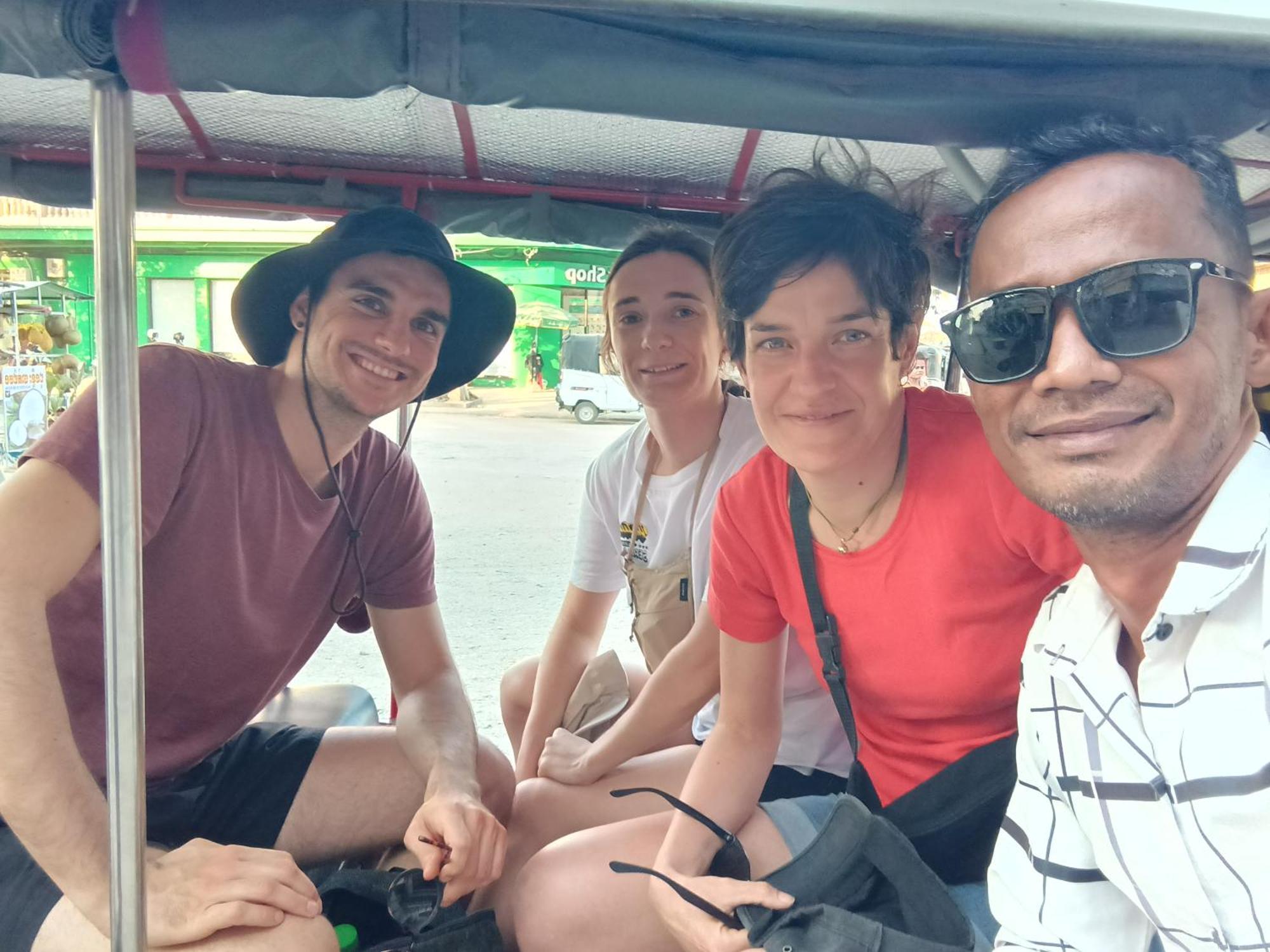 Family Batcave Homestay Battambang Zewnętrze zdjęcie