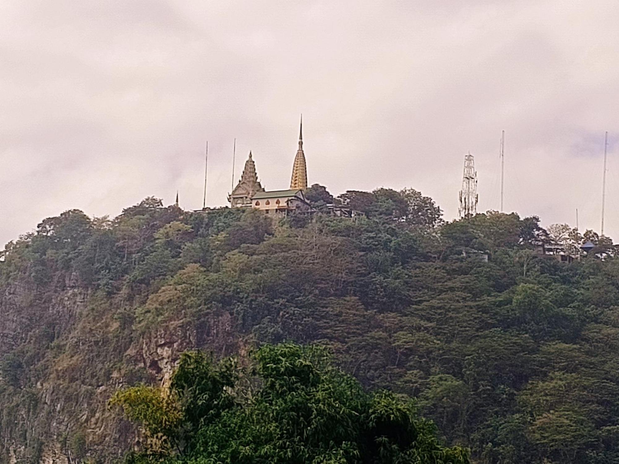Family Batcave Homestay Battambang Zewnętrze zdjęcie