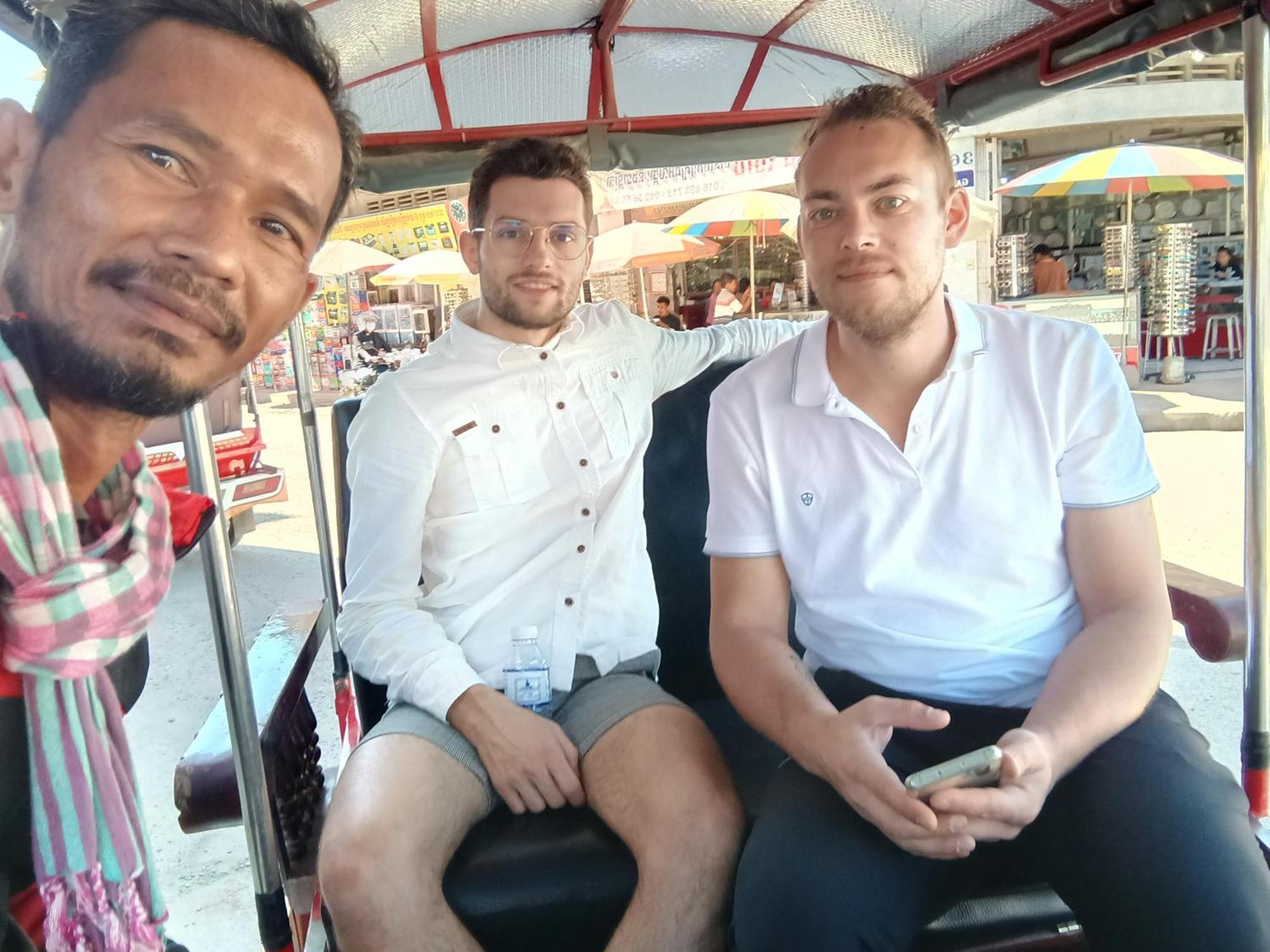 Family Batcave Homestay Battambang Zewnętrze zdjęcie