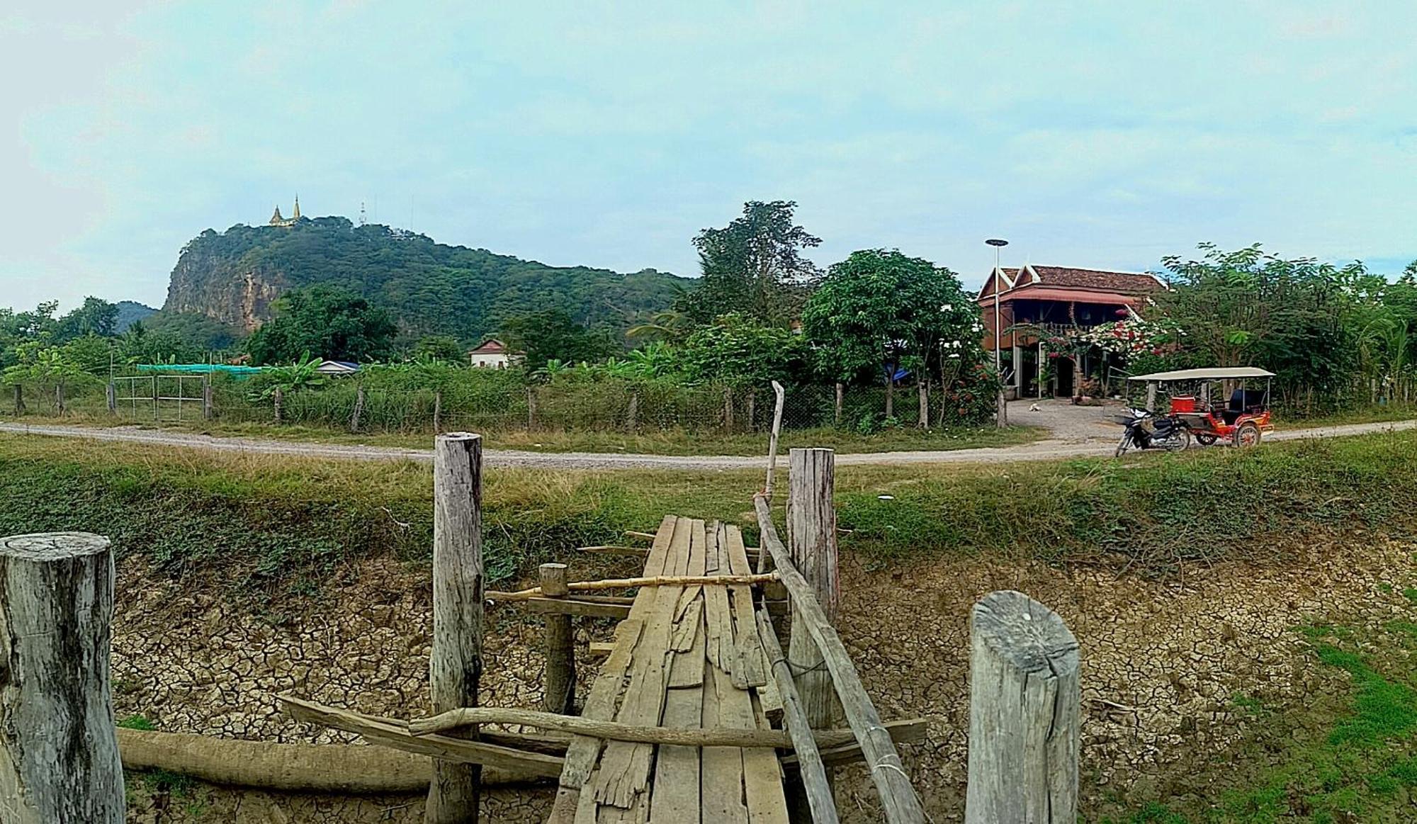 Family Batcave Homestay Battambang Zewnętrze zdjęcie
